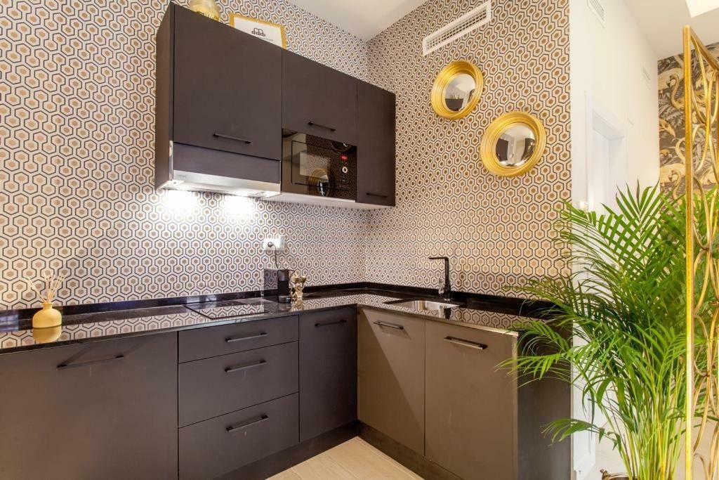 Mediterranean Flats Plaza Redonda บาเลนเซีย ภายนอก รูปภาพ