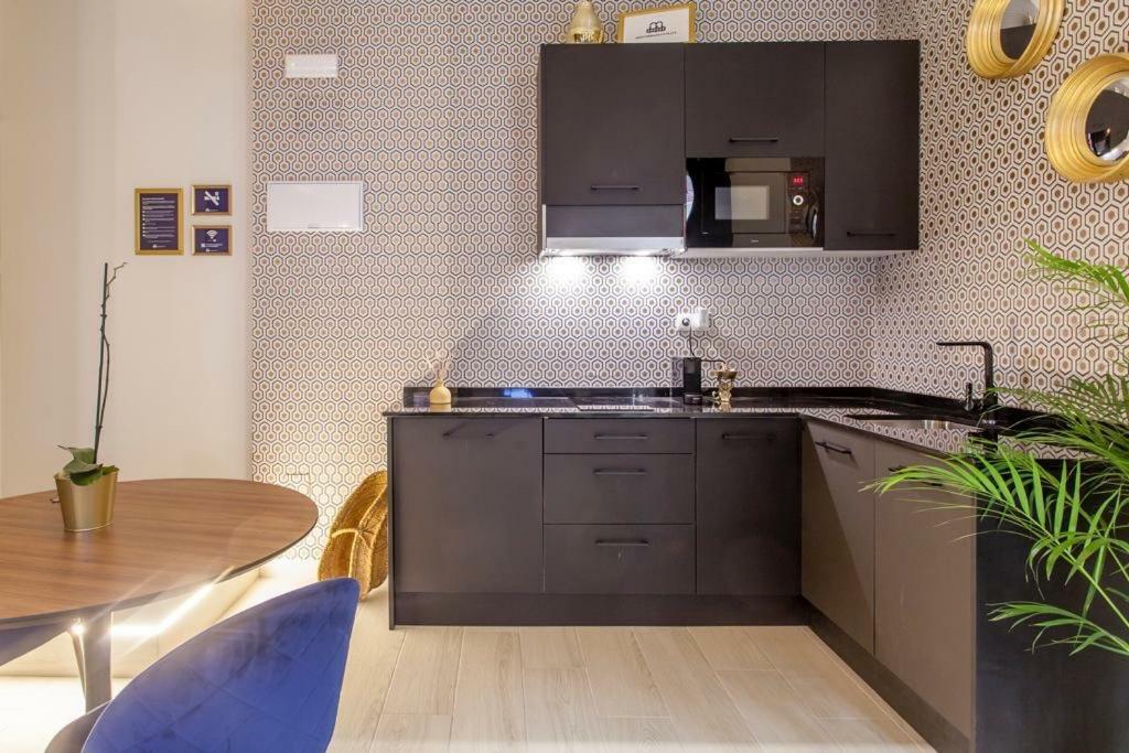 Mediterranean Flats Plaza Redonda Apartment บาเลนเซีย ภายนอก รูปภาพ